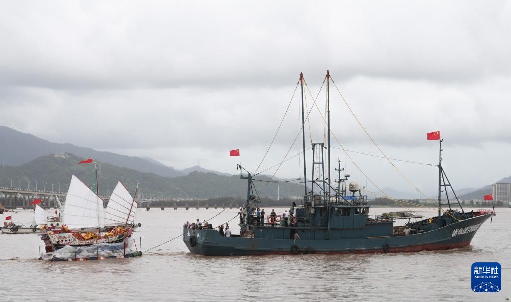 浙江台州:送大暑船 浙江台州:送大暑船