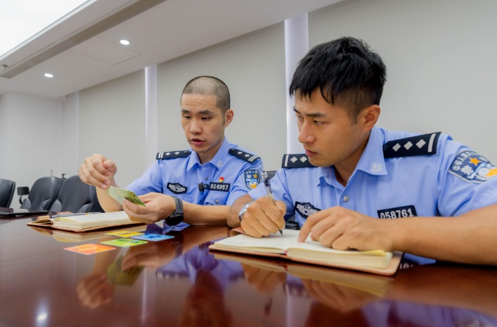 伪造、倒卖迪士尼酒店房卡，33人被抓！警方提醒