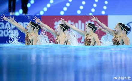 祝贺！中国队夺得花样游泳集体技术自选冠军
