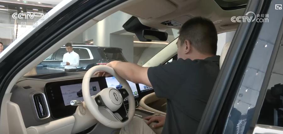 电动智能与新消费“双向奔赴” 汽车自主品牌开启“换道超车”加速度