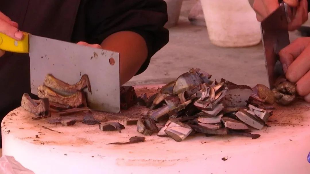 打包外带野生菌先签免责协议？商家做法是否合法有效？