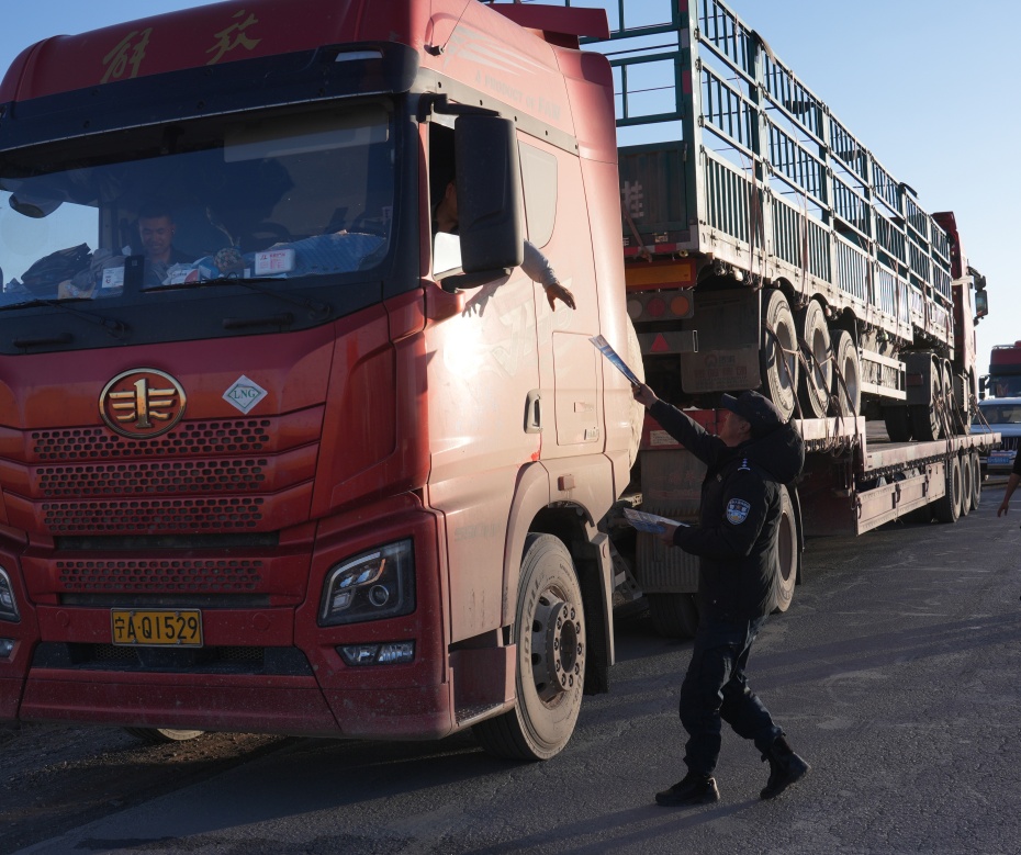 青藏线上的“静音模式”，守护藏羚羊迁徙