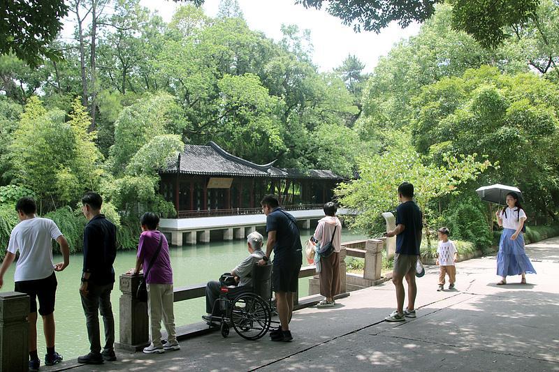 暑期一批高校场馆设施向社会开放 如何平衡校园秩序与公共需求? 暑期一批高校场馆设施向社会开放 如何平衡校园秩序与公共需求?