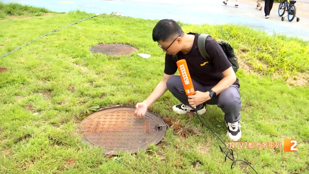 揪心!7岁男孩坠入2米深窨井,坠井原因竟是…... 揪心!7岁男孩坠入2米深窨井,坠井原因竟是…...