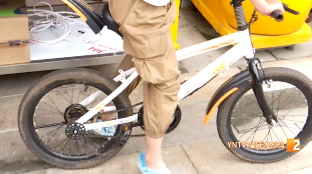 揪心!7岁男孩坠入2米深窨井,坠井原因竟是…... 揪心!7岁男孩坠入2米深窨井,坠井原因竟是…...