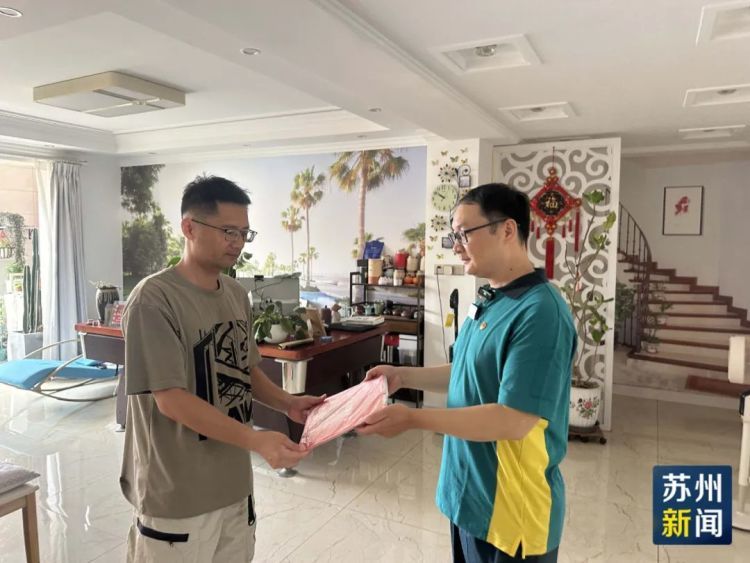 “干饭哥”盛李豪，喜提大学录取通知书