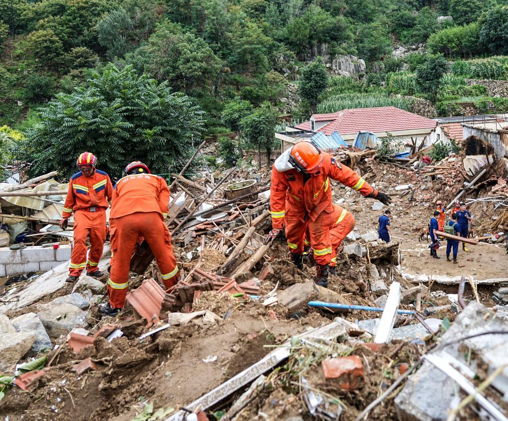 致敬!山洪中的“逆行者”——山东莱芜抢险救灾采访见闻 致敬!山洪中的“逆行者”——山东莱芜抢险救灾采访见闻