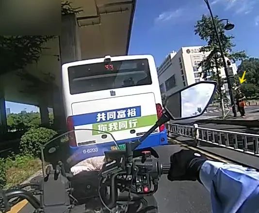 铁骑队员刘畅，这里有一份对你的表扬件