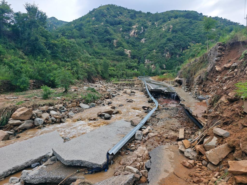致敬!山洪中的“逆行者”——山东莱芜抢险救灾采访见闻 致敬!山洪中的“逆行者”——山东莱芜抢险救灾采访见闻