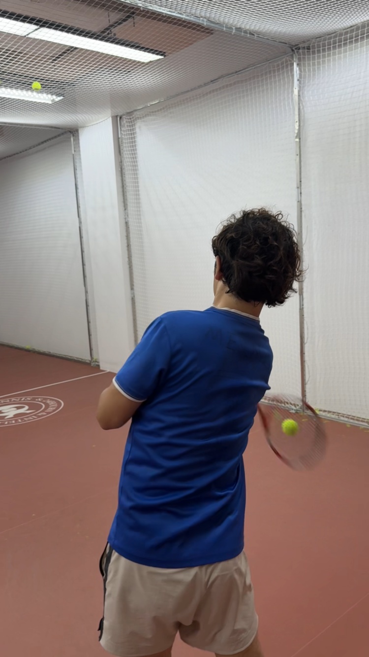 i人狂喜！24小时挥拍自由无需搭子，上海涌现网球自习室！资深球友建议：先入门再尝试