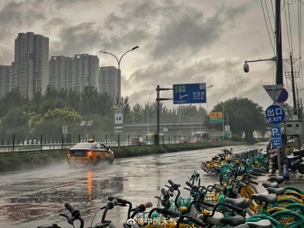 北京多地出现暴雨局地大暴雨 未来三天仍多降雨