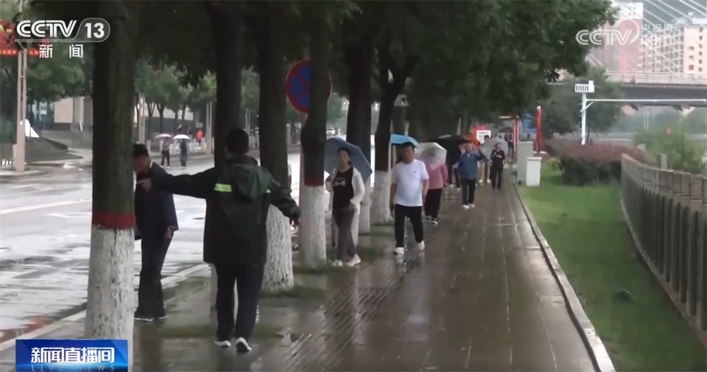 保交通、保安全、保财产 多地以“雨”为令、闻“汛”而动全力应对强降雨天气 保交通、保安全、保财产 多地以“雨”为令、闻“汛”而动全力应对强降雨天气