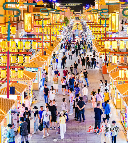 敦煌：“夜经济”持续升温
