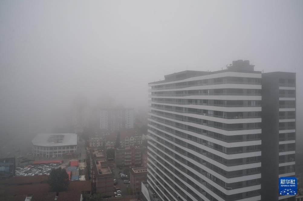 肯尼亚内罗毕遭遇大雾天气 肯尼亚内罗毕遭遇大雾天气