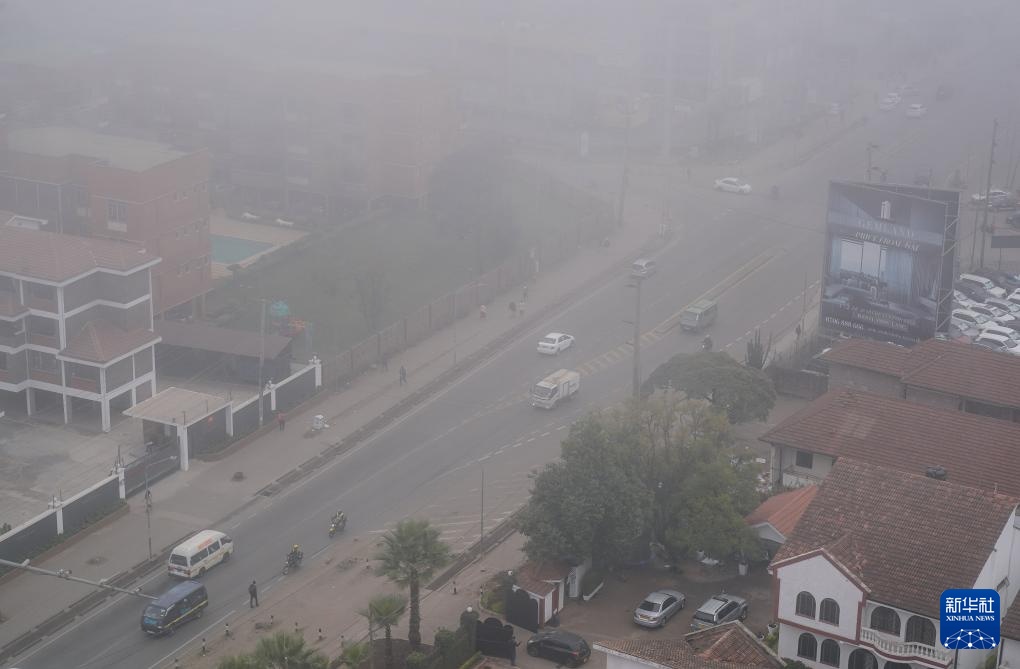 肯尼亚内罗毕遭遇大雾天气 肯尼亚内罗毕遭遇大雾天气