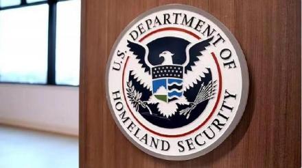 美国土安全部称无证移民可能被佩戴电子脚镣