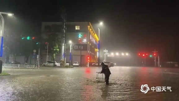 “一天下完一年的雨” ！河北一地特大暴雨破纪录