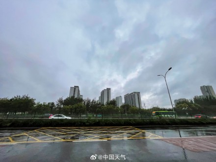 北京多地出现暴雨局地大暴雨