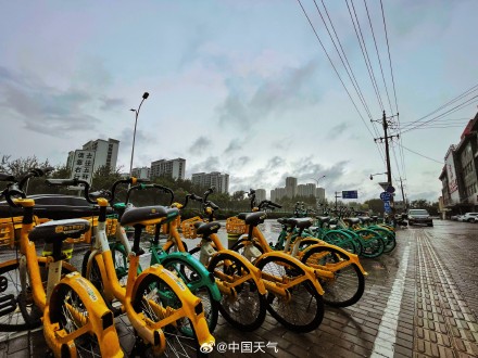 北京多地出现暴雨局地大暴雨 未来三天仍多降雨