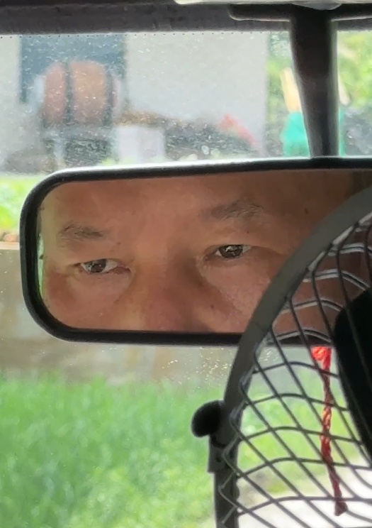 泪目！柳州父亲背女求学12年，却不能陪她上大学了