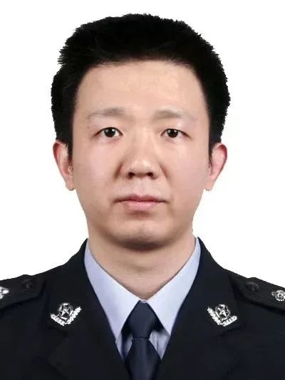 今天，警号012694，按下暂停键……