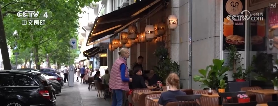 沸腾火锅、香甜奶茶、劲道拉面……中国美食香飘海外 餐饮出海“加速跑” 沸腾火锅、香甜奶茶、劲道拉面……中国美食香飘海外 餐饮出海“加速跑”