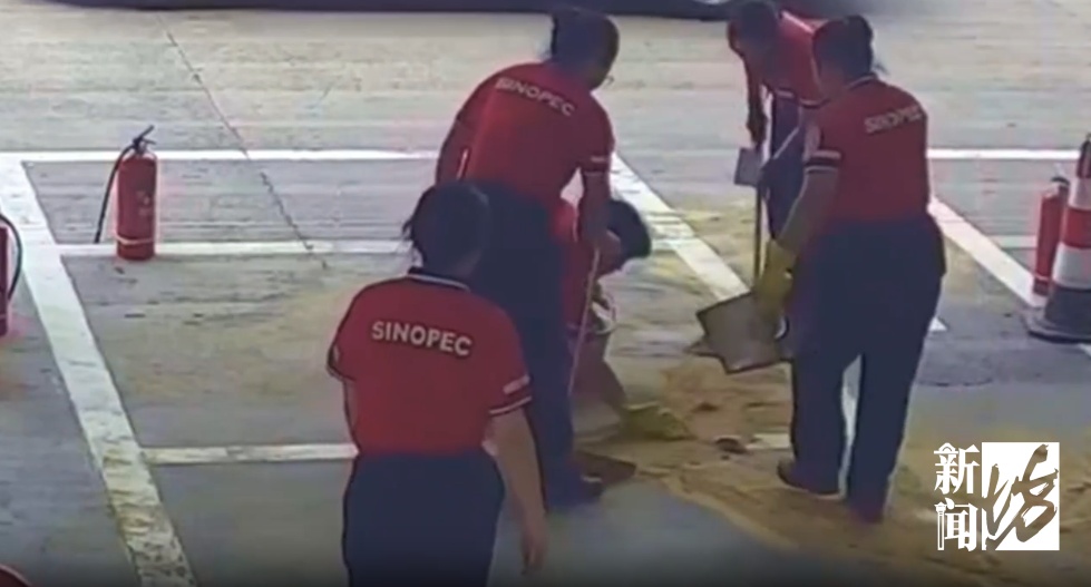 事发沪一加油站！车辆被紧急疏散…这180秒争分夺秒