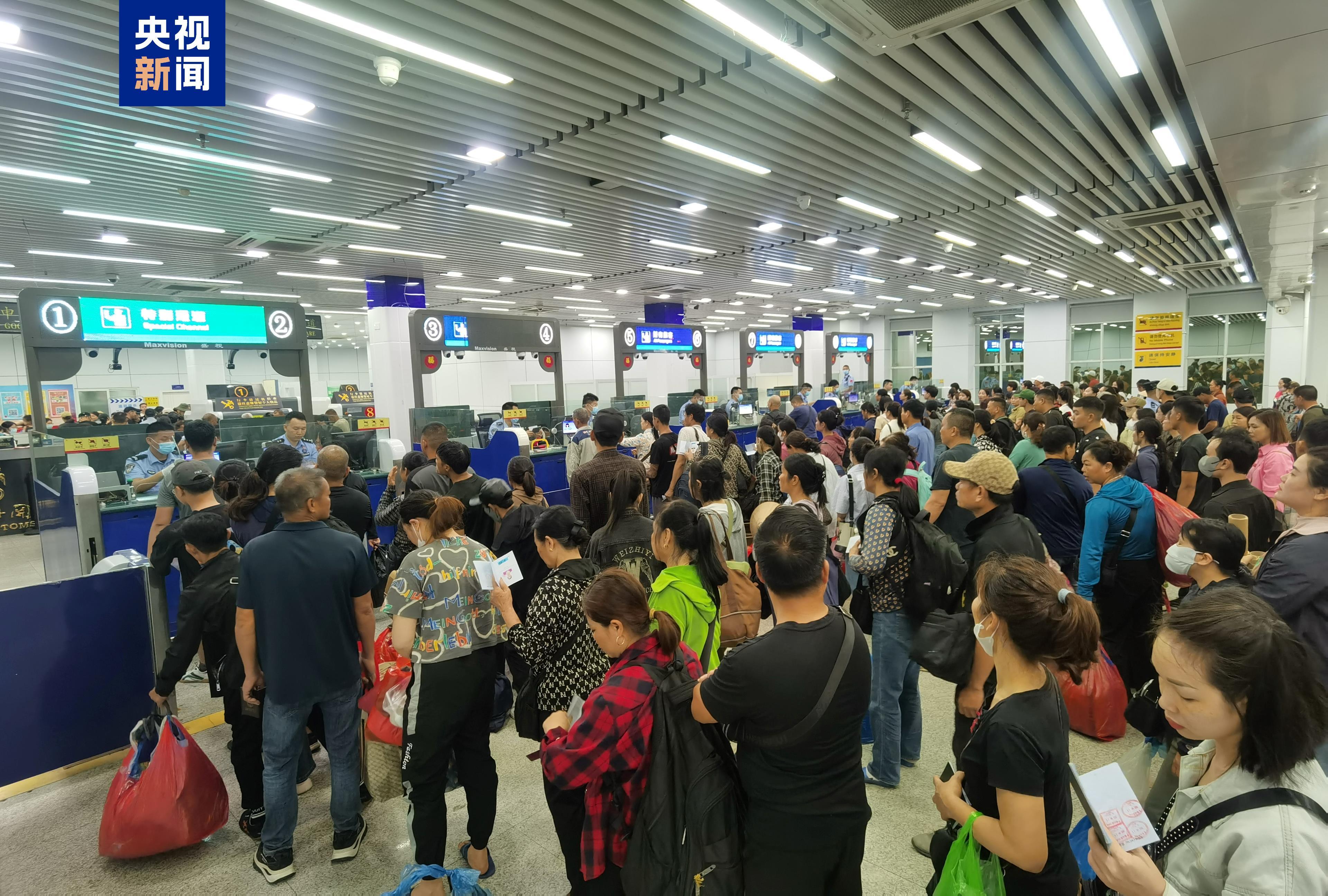 广西东兴口岸2025年出入境客流已突破500万人次