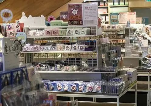 家里这种东西别乱囤！一女孩凌晨被送医！很多人不舍得扔，快自查