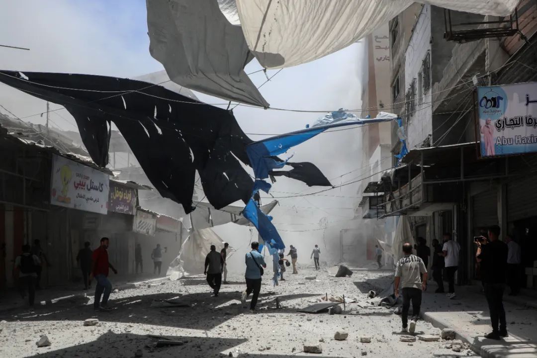 饥饿笼罩加沙：“孩子们在一个个死去”