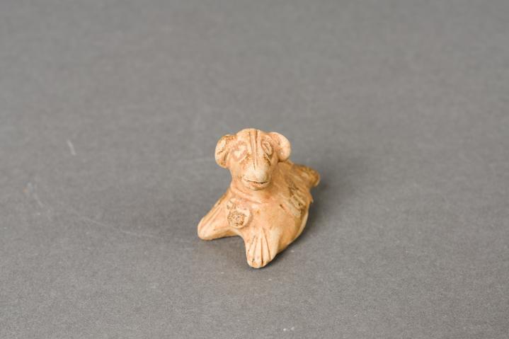 门~前~大桥下，游过一只……不，是两只！