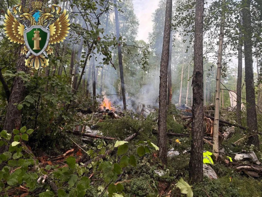 俄官员:两大原因可能造成失事 俄官员:两大原因可能造成失事