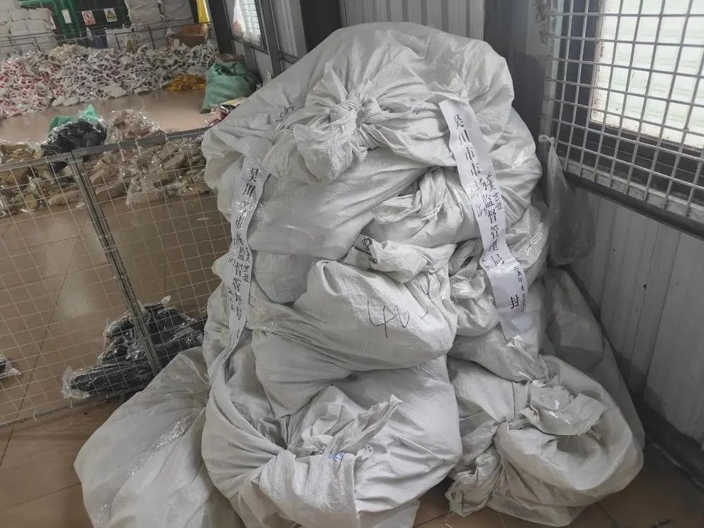 这种“毒童鞋”别买!有的超标近500倍,快自查! 这种“毒童鞋”别买!有的超标近500倍,快自查!