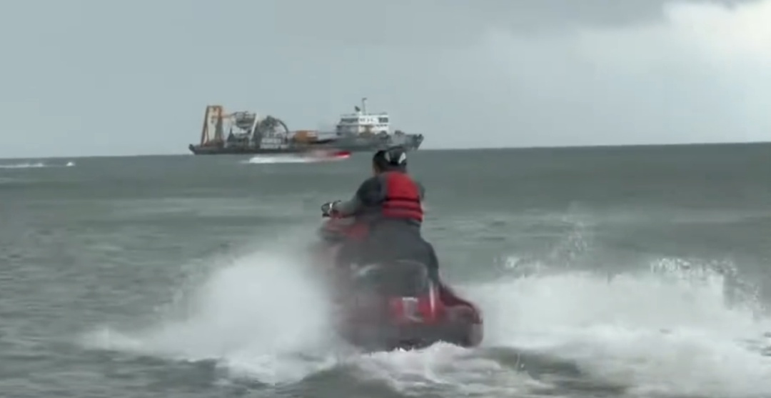 “一分钟就出事了 ”,广西一摩托艇与快艇相撞致2人身亡,官方深夜通报 “一分钟就出事了 ”,广西一摩托艇与快艇相撞致2人身亡,官方深夜通报