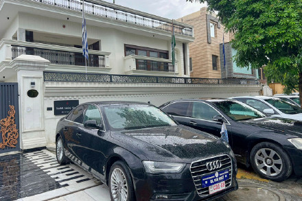 印度一男子自建“山寨大使馆”，开了近八年
