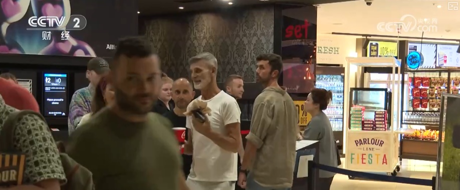 “电影+文创”释放影视IP活力 中国影视影响力提升 悄然走进欧洲民众生活 “电影+文创”释放影视IP活力 中国影视影响力提升 悄然走进欧洲民众生活