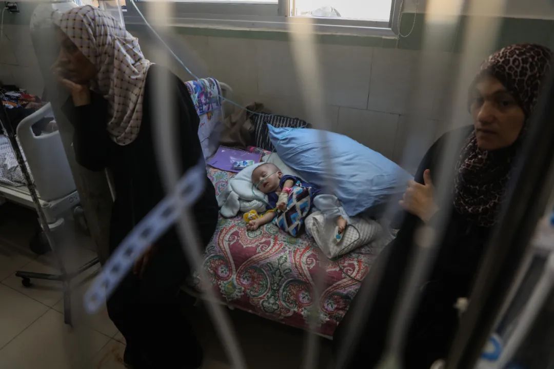 饥饿笼罩加沙：“孩子们在一个个死去”