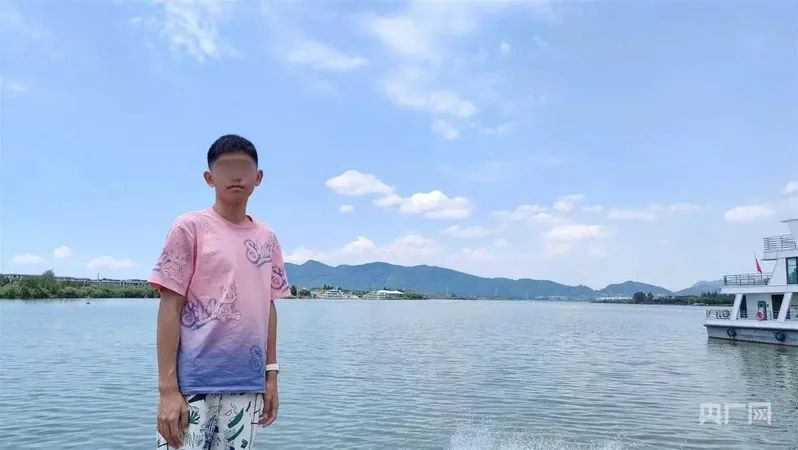 18岁高中生从缅甸脱险回国，其父受访时激动回应→