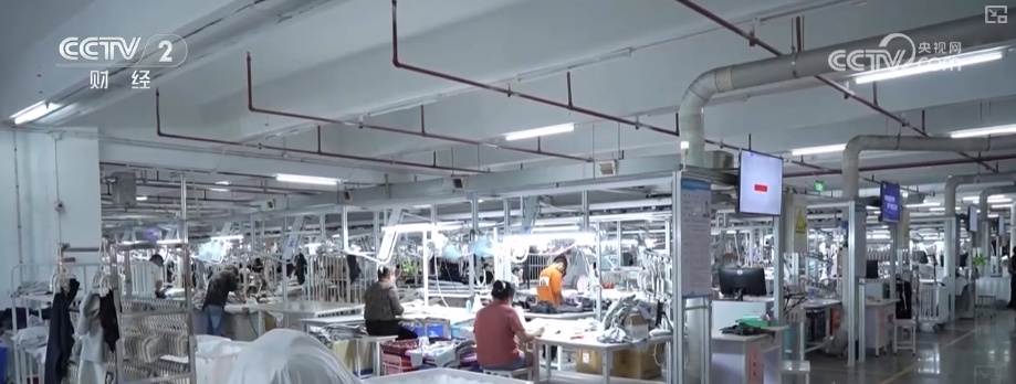 “科技+时尚”重塑消费者衣橱体验 智能化提速“跑出”时尚经济新潜力