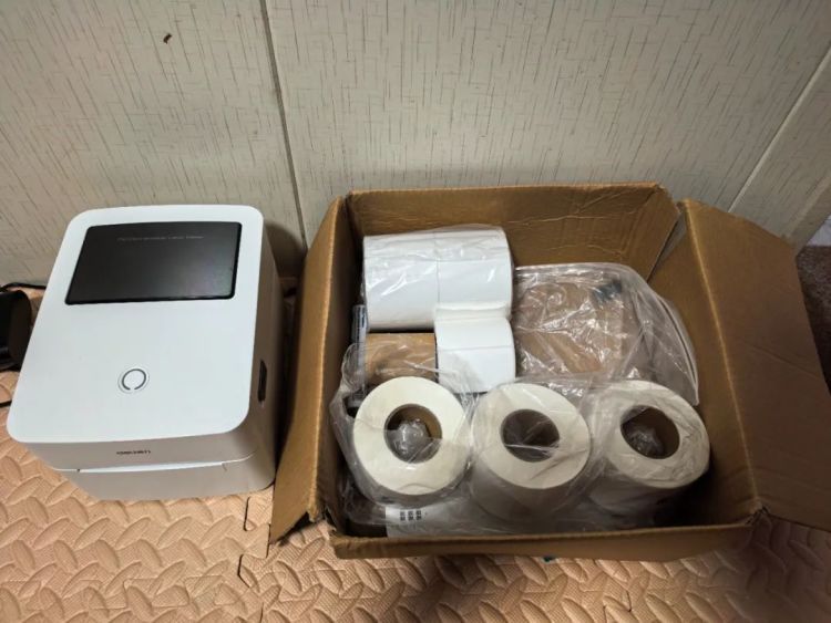 涉黄小卡片，神秘二维码……有人干这事被抓！