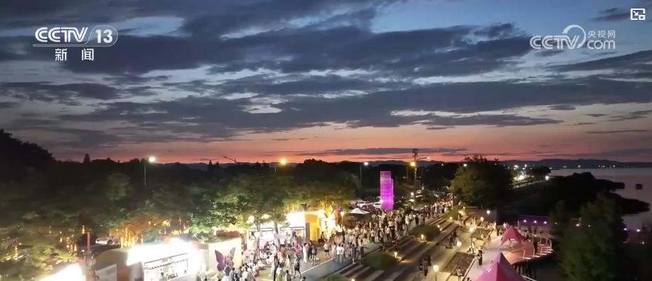 乡村游火爆：最美农村路成“最火打卡地” 释放暑期消费活力