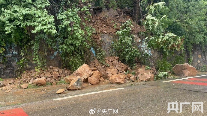 航拍洪水过后的北京密云村庄