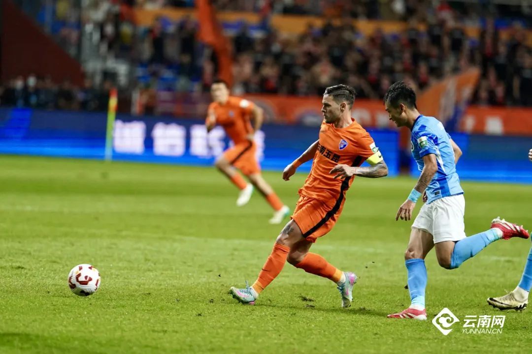 中超联赛双杀!云南玉昆3:1胜深圳新鹏城 中超联赛双杀!云南玉昆3:1胜深圳新鹏城
