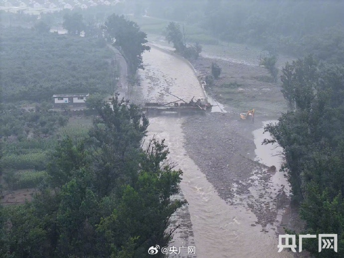航拍洪水过后的北京密云村庄
