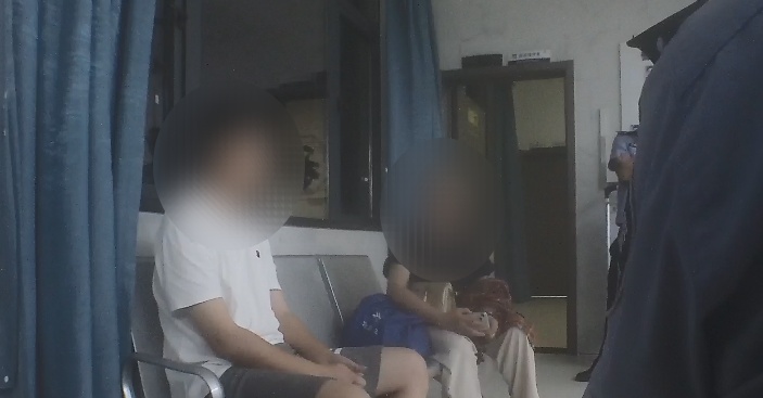 网约车冲进派出所,车上一包百元大钞!什么情况? 网约车冲进派出所,车上一包百元大钞!什么情况?