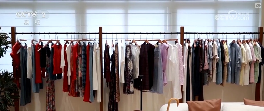 “科技+时尚”重塑消费者衣橱体验 智能化提速“跑出”时尚经济新潜力