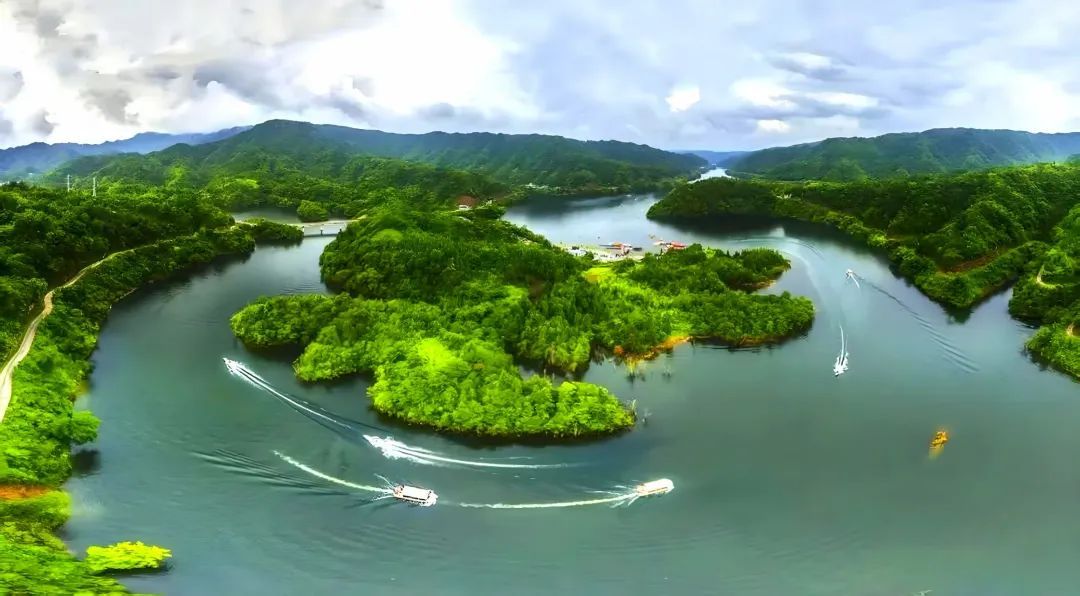 超凉快！这几处动车直达的川渝黔避暑胜地加车，附车次→