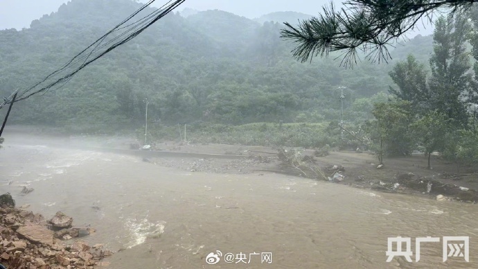 航拍洪水过后的北京密云村庄