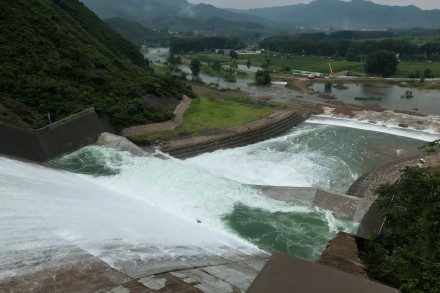 密云水库拦截上游全部洪峰 最大泄流量目前已经达到300立方米/秒