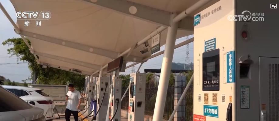 乡村游火爆：最美农村路成“最火打卡地” 释放暑期消费活力